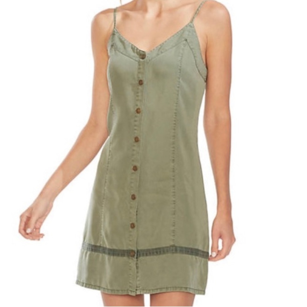 NWOT- Vince Camuto Women’s Green Dress
